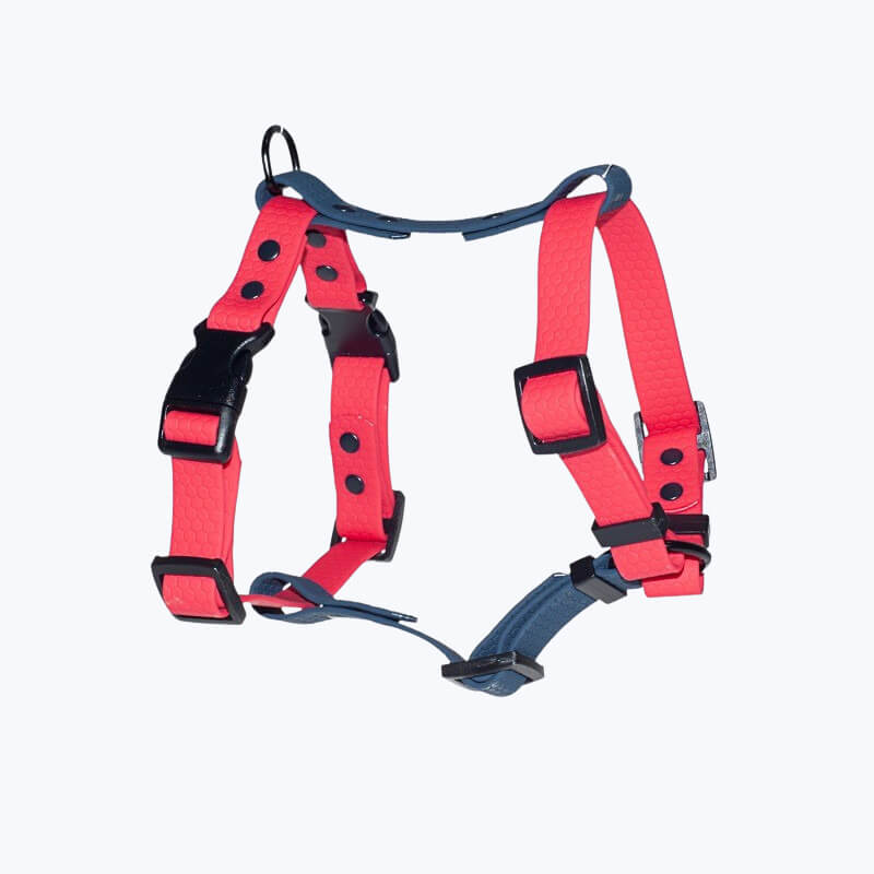 Szelki dla psa z PVC HEXA kolorach granatowym oraz czerwone wino, plastikowymi zapięciami w kolorze czarnym.